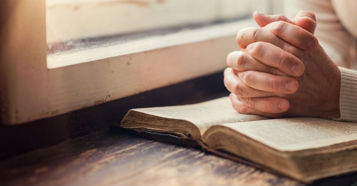 15 Things To Pray Before Reading Your Bible