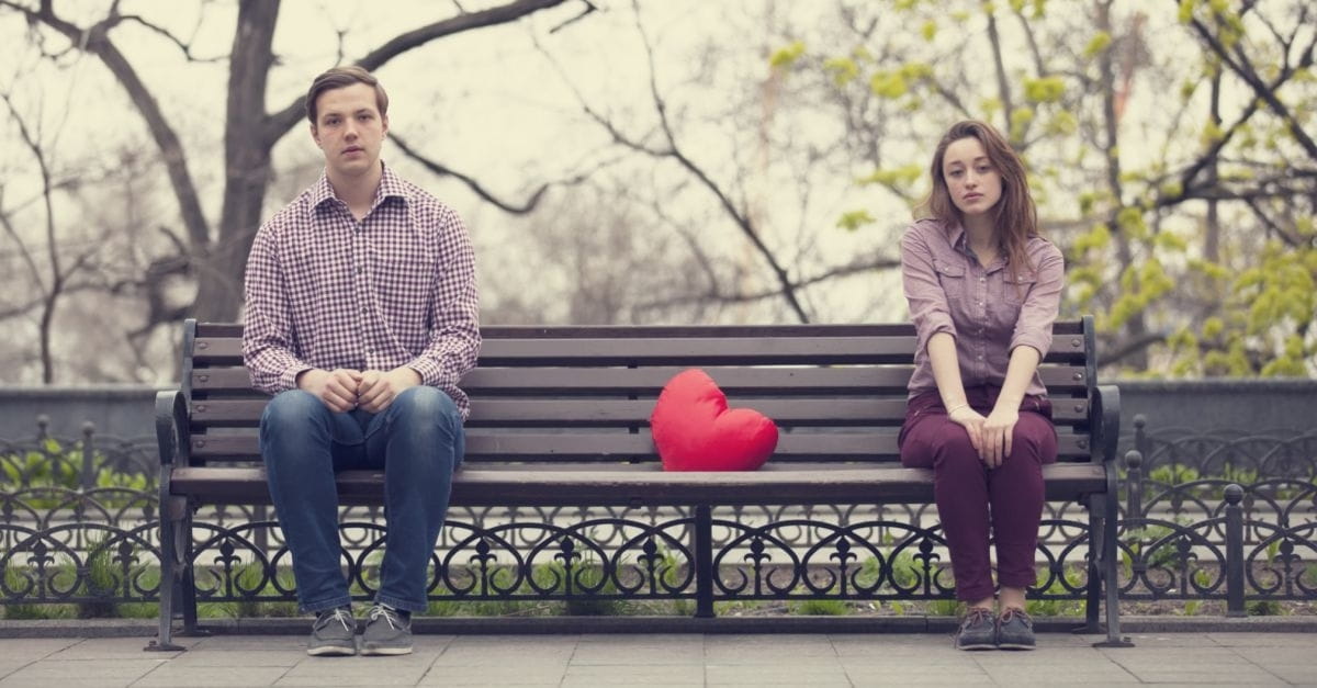10 signs youre dating a girl worth keeping