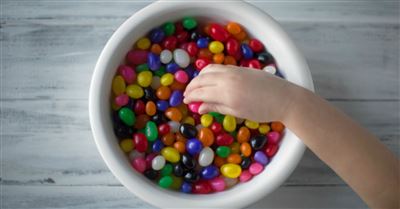 2. Loading up the kids on all the sugar