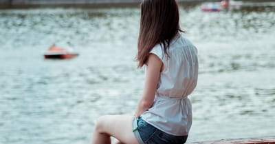 Why Self-Forgetfulness is the Best Way to Overcome Insecurity