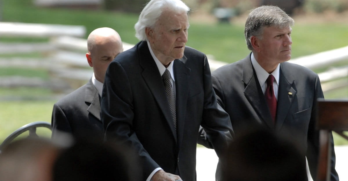 1. Billy Graham walked with integrity.