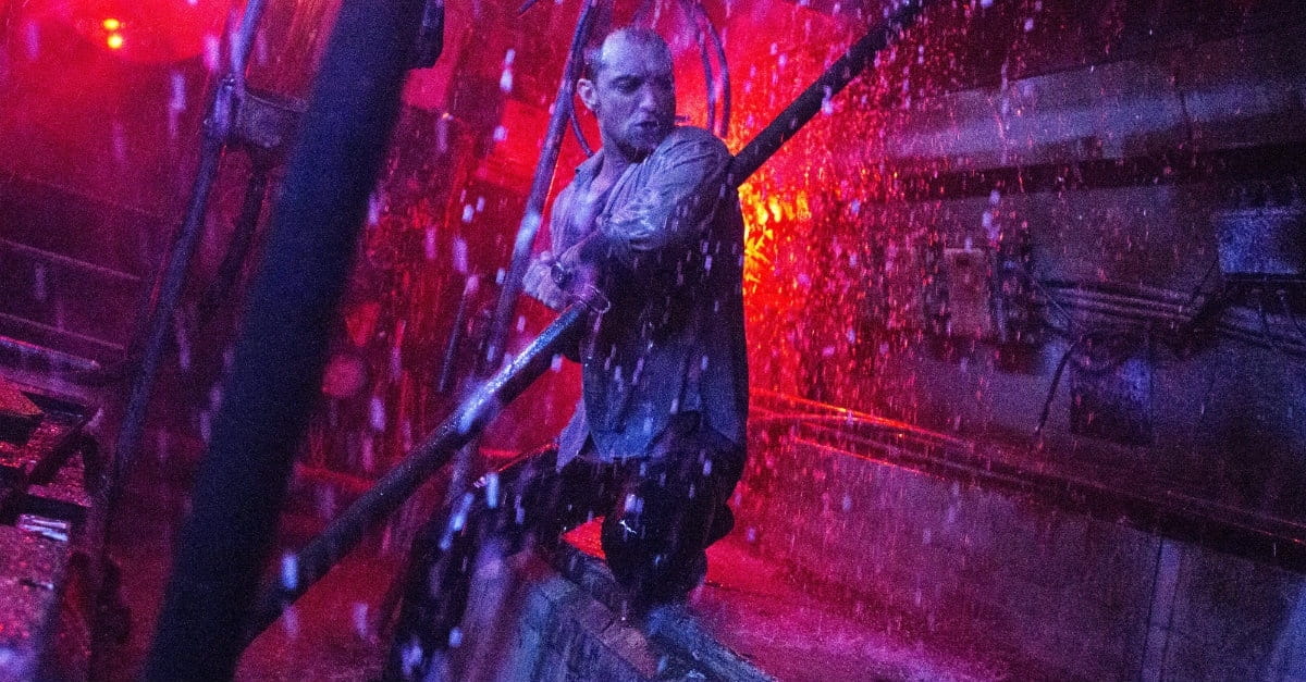 <i>Black Sea</i>'s Thrilling, Twisty Ride Freshens Up the Heist Genre