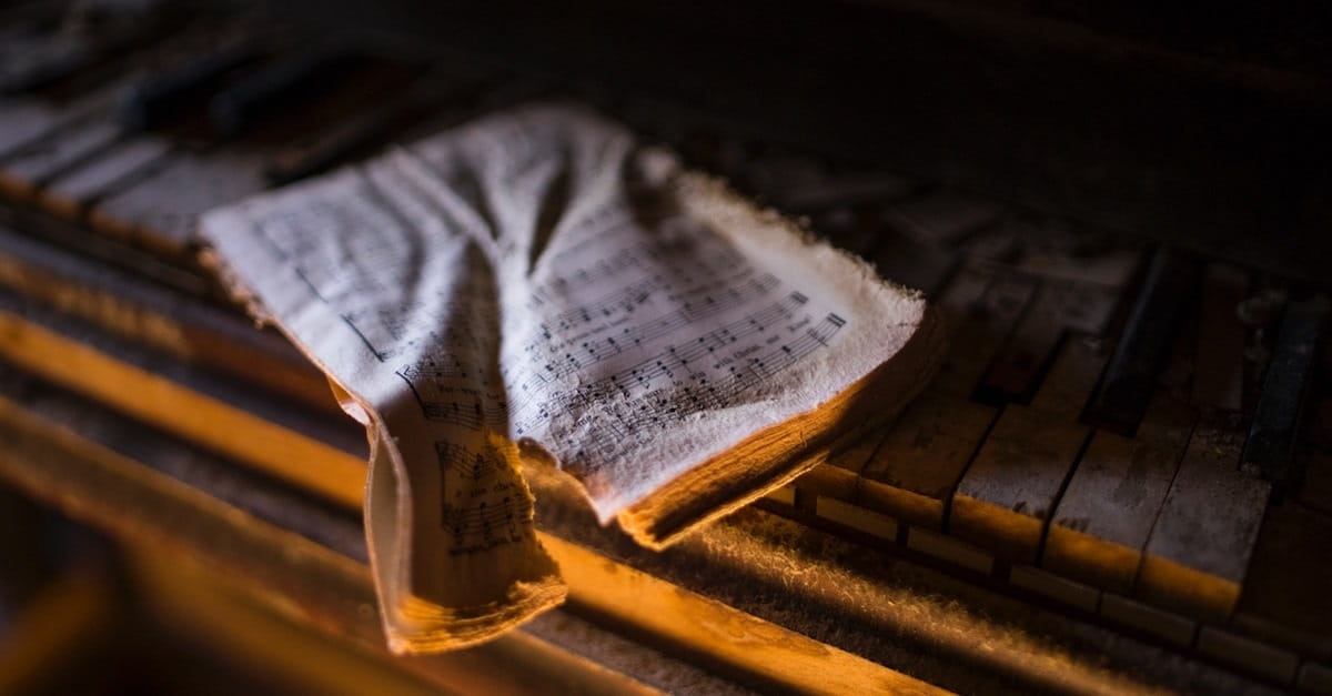 10 Christian Hymns That Need To Be Put To Rest