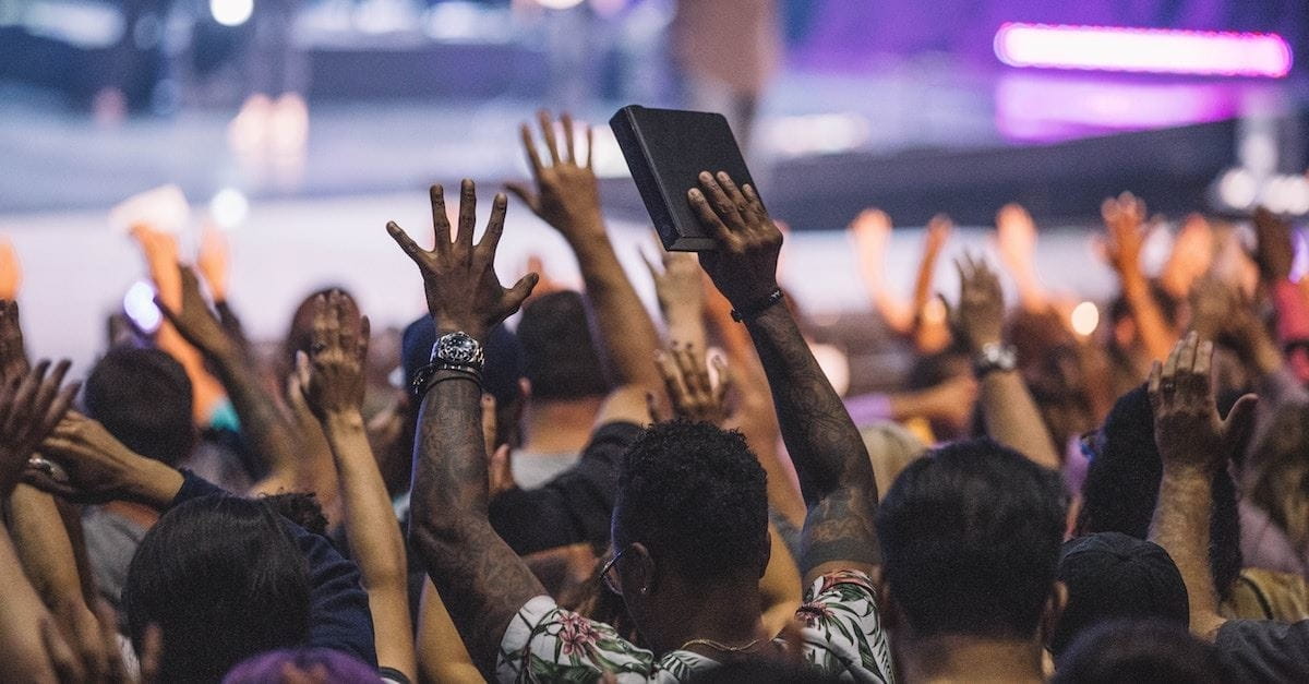 10 Ways Pastors Can Avoid the Trap of Popularity