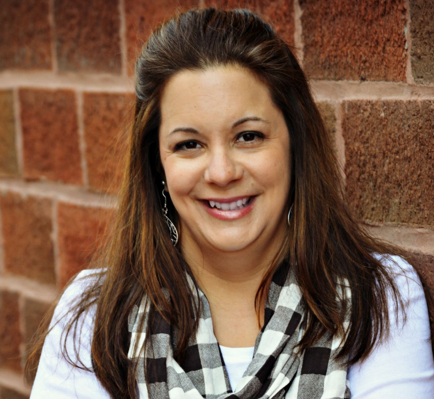 headshot of author Michelle Lazurek