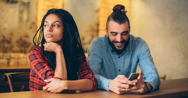10 Sure Signs He's Not that into You