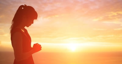Powerful Morning Prayers to Use Daily - Start Each Day with God&amp;#39;s Presence