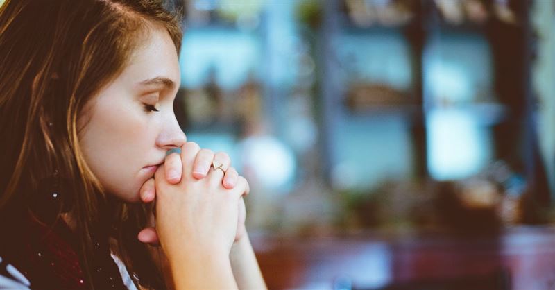 woman hands pray