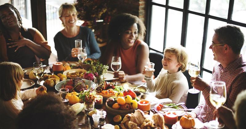 Thanksgiving Dinner Table Family