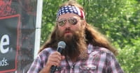 In Emotional Video, Willie Robertson Baptizes Friend Who Later Dies of Cancer