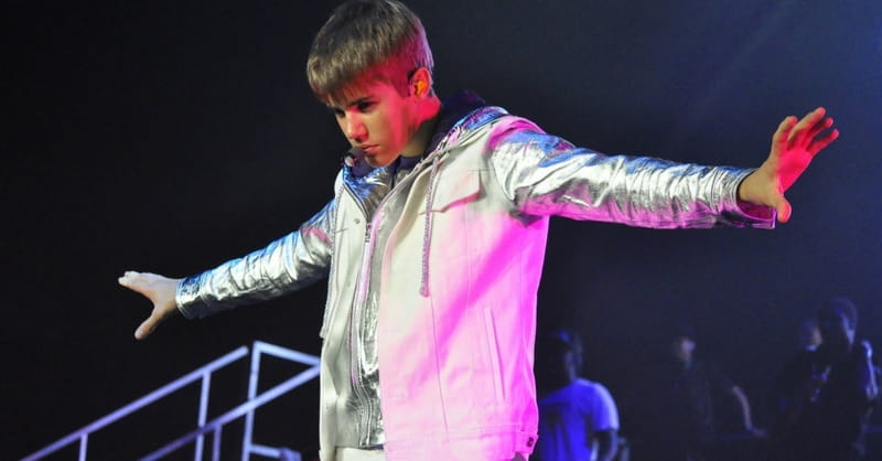 Justin Bieber Uses L.A. Concert to Talk about His Faith