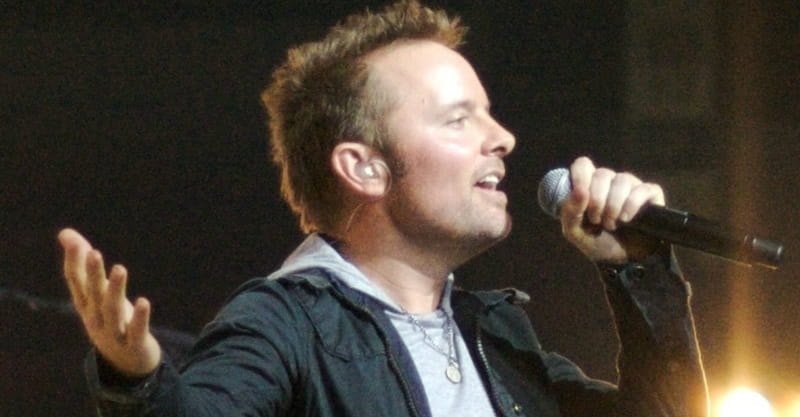 Chris Tomlin and Lecrae Team up to Perform Song Based on Ezekiel 37 Prophecy