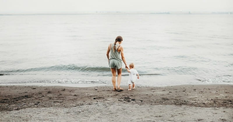 Science Tells Moms to Prioritize Motherhood in the First Three Years