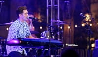 Singer Andy Grammer Blesses Strangers at Restaurant with Act of Kindness