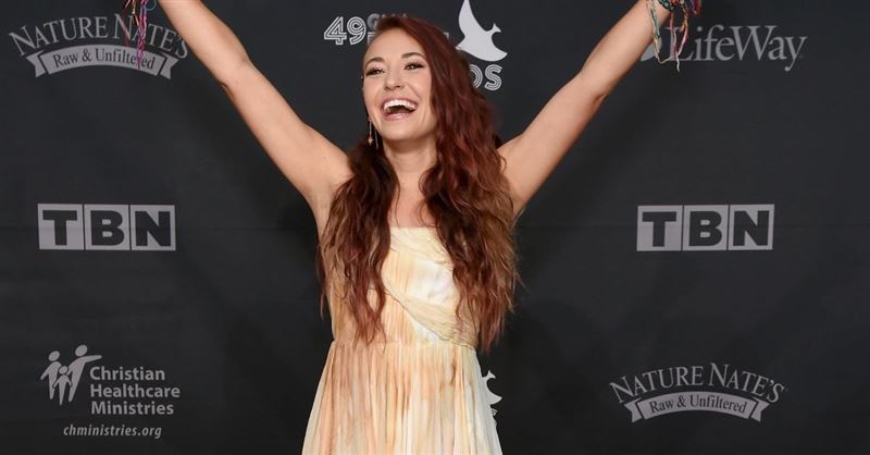 Christian Singer Lauren Daigle Addresses Criticism for Appearing on <em>The Ellen Show</em> with a Powerful Message