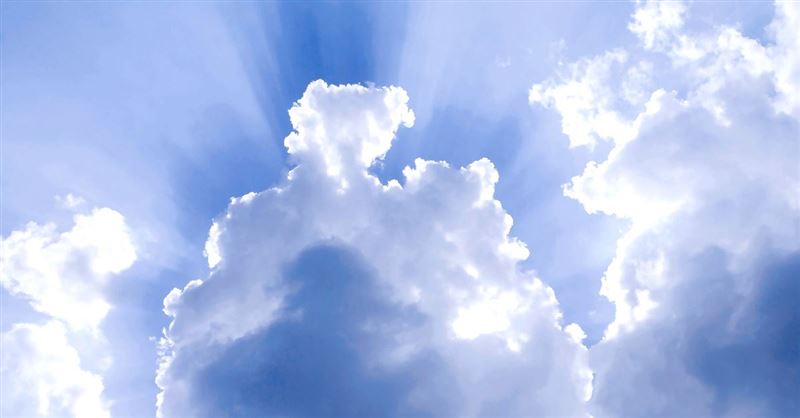 Amateur Photographer Captures Image of Jesus Shining through the Clouds