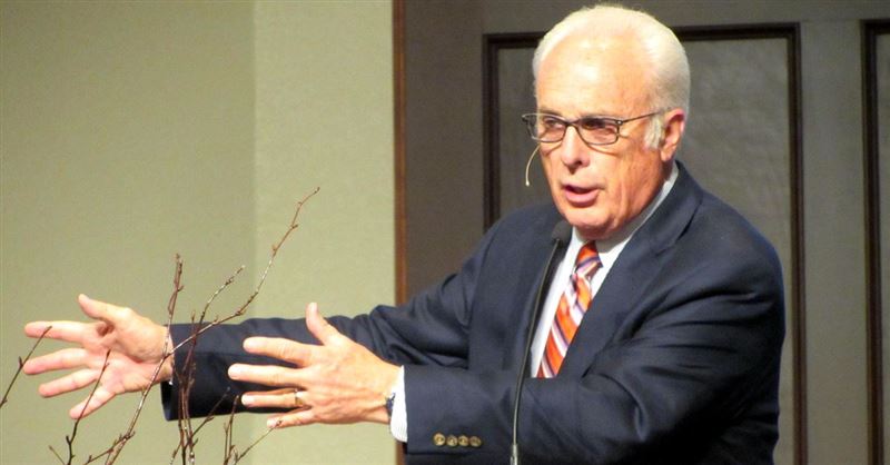 John MacArthur Speaks Out on Women Preachers after Beth Moore Controversy