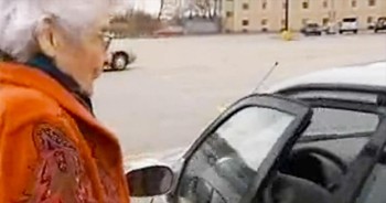 What an unbelievable story with a happy ending. When this 92 year old woman was being mugged, she turned to God....wait til you see what happened.