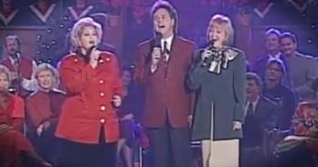 Gaither Vocal Band - Away in a Manger
Live performance!!!
Buy it now:  https://www.amazon.com/Away-In-A-Manger/dp/B005NNW304/ref=sr_1_1?ie=UTF8&qid=1362675230&s=dmusic&sr=1-1
(P) (C) 2012 Spring House Music Group. All rights reserved. Unauthorized reproduction is a violation of applicable laws. Manufactured by EMI Christian Music Group