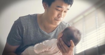 You’ll see the ultimate power of love with this heartwarming video. See if you can make it through without tears. I certainly couldn’t.