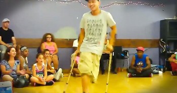 This young man isn’t letting a missing limb stop him from spreading joy. No wonder he got a standing ovation at the end!