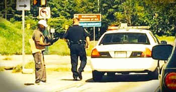 This act of kindness is getting worldwide attention and once you see, you'll understand EXACTLY why. God bless this kind Samaritan!