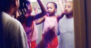 This Sneaky Mom Caught 1 Precious Daddy-Daughter Moment. And Now I’m Grooving Too!