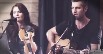 Beautiful ‘Hallelujah’ Duet Just Lit Up My SOUL – WOW!