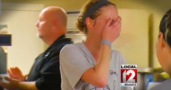 Shortly after her 18th birthday, Lauren Hill received devastating news. She was diagnosed with an inoperable brain condition called DIPG and told she probably wouldn’t live past December. Supported by her peers, they have all come together to surprise Lauren with a gift that will cause any eye to shed a tear. 