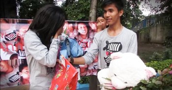 This boyfriend went above and BEYOND to celebrate this couple's 1 year anniversary. This loving guy must have some EPIC plans for the proposal!