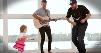 When 1 man wanted to show thanks for the organization that helped save his daughter's life, musician Matt Hires stepped up to the mic. His amazing song 'Hold You Up' is quickly becoming a national inspiration. WOW!