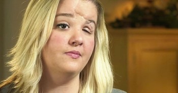 Liz did one simple thing that she promised her mom she never did, and it nearly killed her. She read a text while driving, and now she has a message about this deadly habbit that she wants EVERYONE to hear. . .before it's too late.