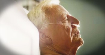 Greg Holden was inspired by a friend's random act of kindness. And that inspiration turned into this incredible song, 'Hold On Tight'. As if the message of the song wasn't powerful enough, this video will knock you back in your seat. THIS is what kindness can do! 