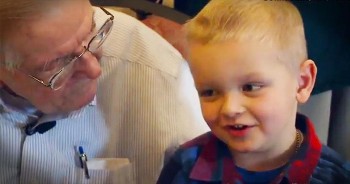 Our hearts melted when we first met Erling and his little pal Emmett. And now they’re back together celebrating a milestone birthday. Is there anything more heartwarming then seeing these 2 unlikely friends? I don’t think so!