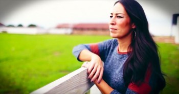 Joanna Gaines is a wife, mother, HGTV designer, and most importantly she's a proud Christian. And hearing her tell how God spoke to her in her life to use her truly amazed me. What an inspiration. God bless the whole Gains family!