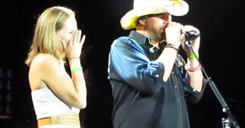 Her husband was overseas serving in Afghanistan. So imagine her surprise, when Toby Keith handpicked her out of the audience to come on stage and help sing his hit song ‘American Soldier.’ There were already tears flowing before the REAL surprise was revealed. How amazing is this?