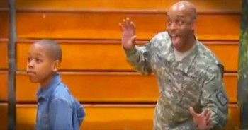 This little boy thought he was just taking his school picture. But when he saw what was BEHIND him, I couldn’t help but tear up. Now this is 1 picture that will never be forgotten.