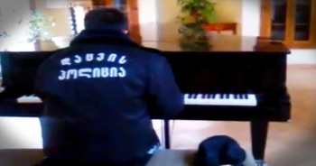 Omar Tsereteli is a security guard at Georgia’s National Library of Parliament. When he sat down at a piano, he thought he was completely alone. Little did he know that his incredible talents were about to become a worldwide sensation. Amazing!