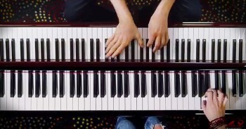 When these 2 pianists walked into a store, there was no doubt a duel was about to happen. This epic performance of ‘Flight of the Bumblebee’ is one rendition you don’t want to miss. What incredible talent!