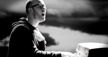 Elliot - "I Don't Walk Alone" (Music Video)