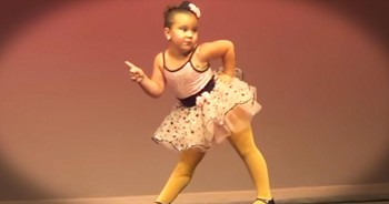 Little Johanna put on quite a show at her recent dance recital. And her entertaining moves to Aretha Franklin’s ‘RESPECT’ had me cheering like crazy. This tiny dancer is a superstar!
