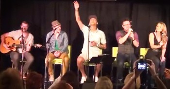 Christian Artists Sing ‘Here I Am To Worship’