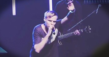 Soulfire Revolution - "Set The World On Fire" Available on iTunes: https://hyperurl.co/q398fx.  New album, Afterglow out now.  Order T-shirt + CD today: https://dreamrecords.merchnow.com For more information visit: www.soulfirerevolution.com and www.dreamlabelgroup.com.  <br /><br />"Set The World On Fire" Lyrics:<br /><br />we want to see a change in us<br />you're all we need<br /><br />We give you our whole lives<br />Your perfect love will set us free<br /><br />Woah, woah - we want Your flame to grow<br />Woah woah  God ignite our souls<br /><br />we wanna set the world on fire<br />it starts on the inside, it starts on the inside<br />we wanna bring the dead to life<br />it starts on the inside<br /><br /> <br />It’s time to believe that we can be the ones who make history<br />we need your strength to love the lost and give our everything<br /> <br />Written by: Lorena Castellanos, Julian Gamba, Joshua Silverberg, Kipp Williams<br /><br />Connect with us:<br /><br />FACEBOOK: https://facebook.com/dreamlabelgroup, TWITTER: https://twitter.com/dreamlabelgroup.com, INSTAGRAM: https://instagram.com/dreamlabelgroup FACEBOOK: https://facebook.com/soulfirerevolution, TWITTER: https://twitter.com/soulfirerev, INSTAGRAM: https://instagram.com/soulfirerev, YOUTUBE: https://youtube.com/soulfirerevolution