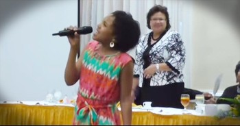 Jayna may be young but that doesn’t stop her from singing praises to the Lord. And you can’t help but feel his presence when she sings Tamela Mann’s hit “Take Me To The King.’ I love seeing the next generation worshipping His name!