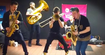 The Lucky Chops Brass Band just blew away every other subway performance. This incredible number had me toe-tapping along. How great is this!?! 