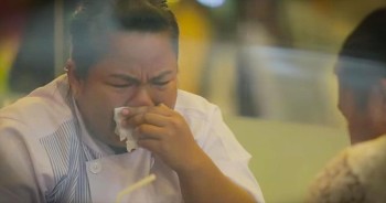 Most families are able to spend quality time with their parents. But others may live away from home or working hard to earn a living, Bar BQ Plaza decided to surprise their hardworking employees with a surprise of emotional proportions. You’re gonna need those tissues!