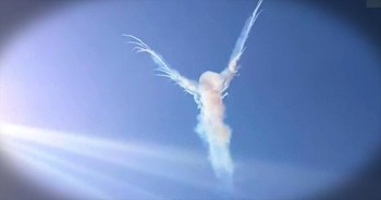Russian fighter jets just created something incredible. And when you see this awe-inspiring display, you’ll be speechless too! I love seeing God’s touch across the world!