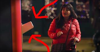 Unsuspecting New Yorkers were in for a Christmas treat when the discovered a giant light switch in a nearby park. And when they flipped it on...now THIS is my kind of Christmas surprise!