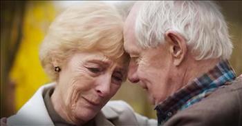 Her husband's dementia has taken away most of his memories. So for Christmas she gave him pictures to remind him of when they first fell in love. And his response was so beautiful I couldn't hold back the tears! This ifolor ad is powerful!