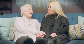 Women Take Time To Thank Loved Ones